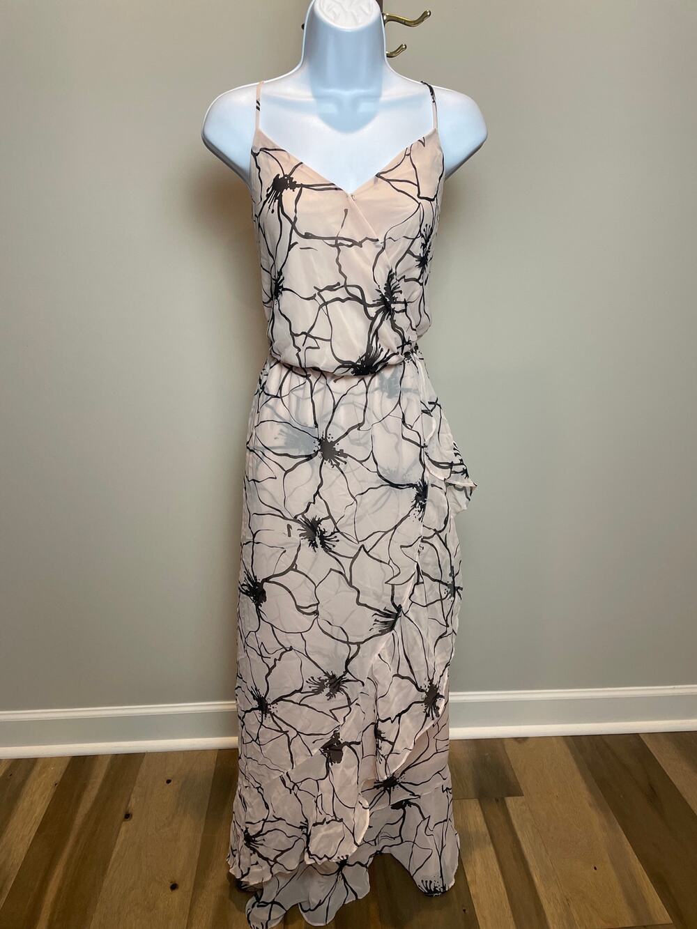 Banana Republic Chiffon Maxi Dress Pink Black Floral Ruffle Detail Lined Size 10